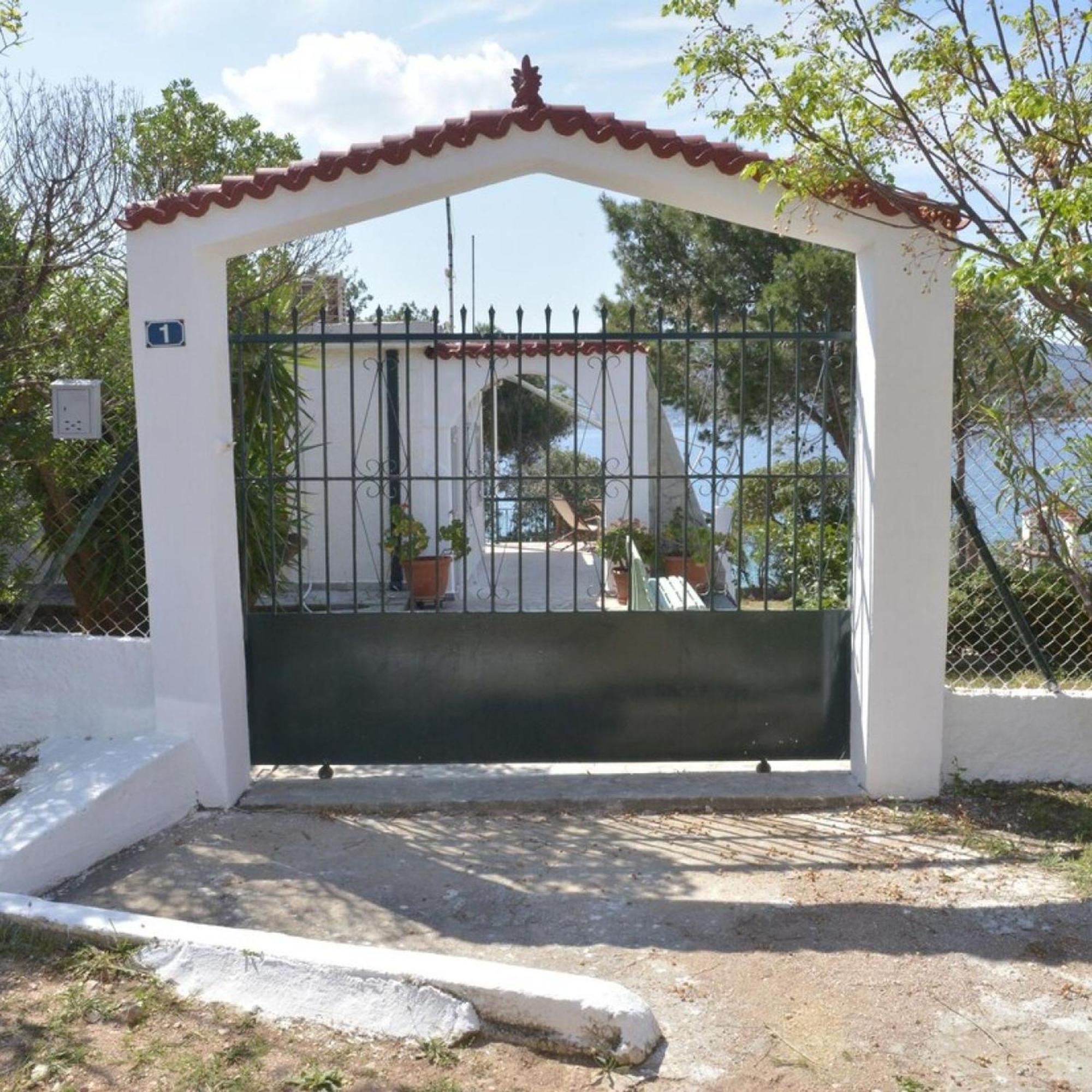 Salamis Beachfront House Zewnętrze zdjęcie